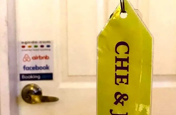 Che And Female Hotel